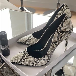 Steve Madden Brand New Snakeskin Heels size 7.5